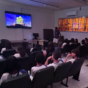 PET Ciências Naturais da UFNT celebra 15 anos com sessão de cinema e integração com estudantes da rede estadual