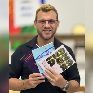Docente da UFNT lança três livros na UEMASUL e reforça integração acadêmica na região
