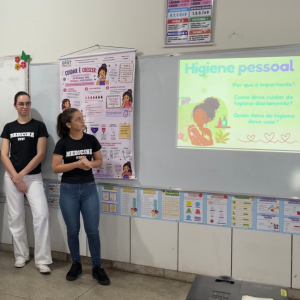Estudantes de Medicina da UFNT promovem ação educativa sobre saúde e autocuidado em escola municipal