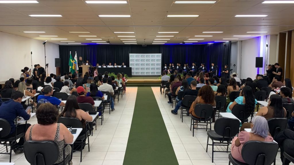 UFNT celebra formação de novos profissionais em solenidade de colação ...